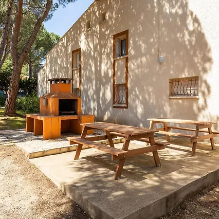 L'alcove Pool And Close To The Naturist Village *